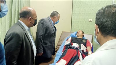 محافظ أسيوط يوجه بتوفير أوجه الرعاية الصحية لمصابي حادث قطاري سوهاج بمستشفيات المحافظة