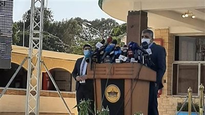 هيئة قناة السويس:كنا سننتهي بالأمس من أزمة السفينة الجانحة...ولكن الجذر صعب الأمر