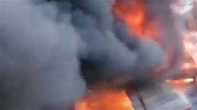 اندلاع حريق هائل بعدد من المحلات التجارية بالزقازيق 
