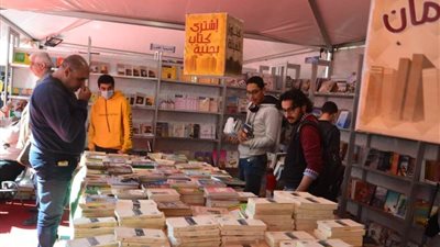 إقبال جماهيري كبير على معرض الإسكندرية التاسع للكتاب