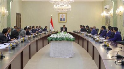 مجلس الوزراء اليمني يكشف حقيقة مغادرة عدن 