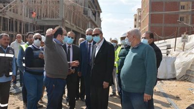 محافظ القليوبية يتفقد العمل بمستشفى طوخ وإزالة التعديات بقليوب