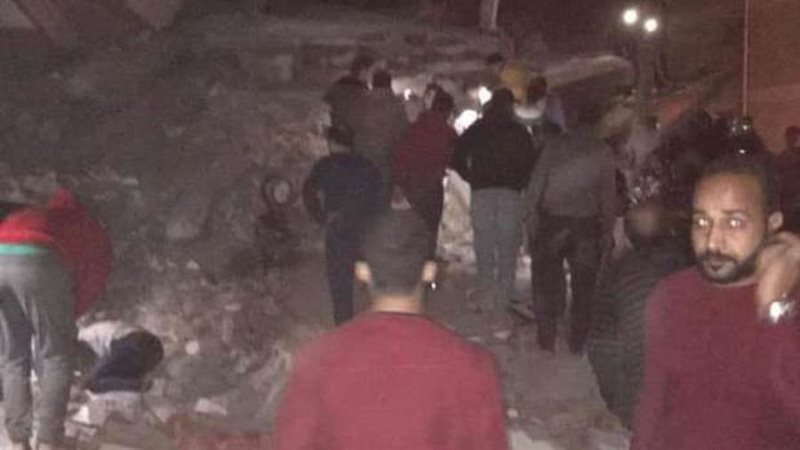 انهيار عقار في عين