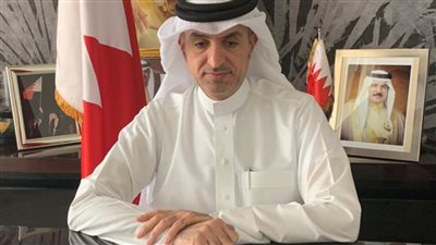 سفير البحرين يهنئ نجاح الجهود تعويم السفينة الجانحة