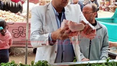 امسك مخالفة.. حقنوا الدواجن بالمياه لزيادة وزنها بـ”المنوفية“..(صور) 