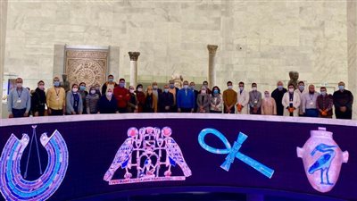 العناني يتابع اللمسات الأخيرة لاستقبال موكب المومياوات