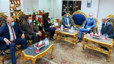 سفير دولة بيلاروسيا يزور البورصة السلعية الزراعية بمركز بدر بالبحيرة