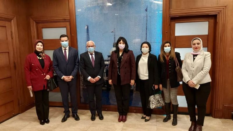 محافظ بورسعيد وغادة