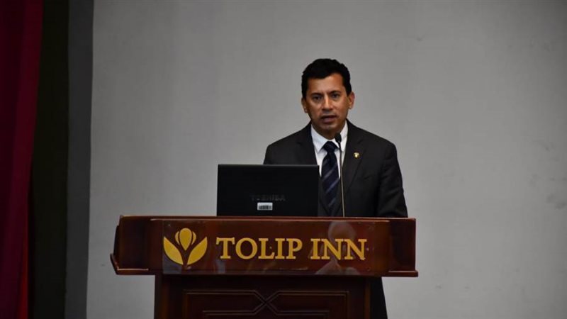 د. أشرف صبحى