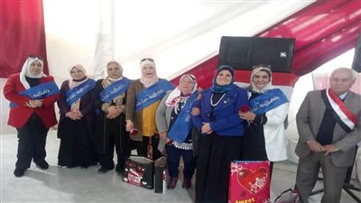 جمعية أحباء مصر تكرم ١٦ من الأمهات المثاليات والآباء المثاليين