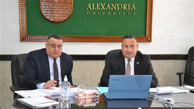 مجلس جامعة الاسكندرية يهنئ القيادة السياسية والشعب المصري على النجاح في تعويم السفينة