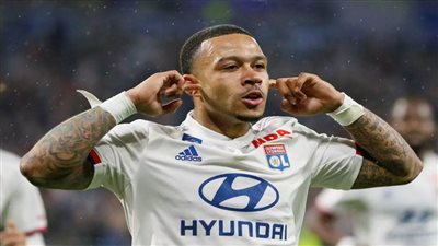 ماركا: ليفربول يدخل السباق للتعاقد مع هدف برشلونة ممفيس ديباي