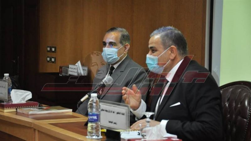 المحافظ ورئيس الجامعة