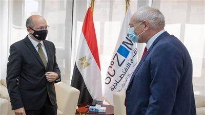 سفير المجر الجديد بالقاهرة يزور المنطقة الاقتصادية لقناة السويس 