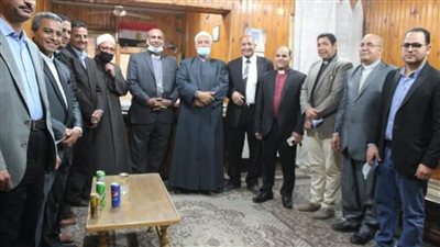 تأكيدًا للعلاقات الطيبة بين أبناء المنيا.. رجال الكنائس يزورون مشايخ مديرية الأوقاف