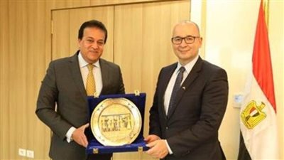 وزير التعليم العالي مع السفير الكندي فرص فتح أفرع جديدة للجامعات الكندية