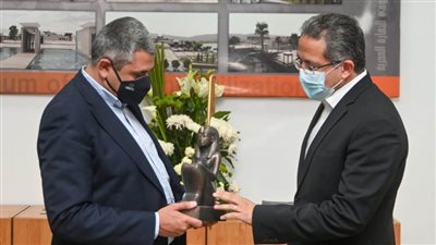 العناني يبحث مع أمين عام منظمة السياحة العالمية استئناف حركة السياحة حول العالم