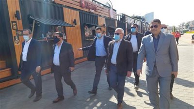 محافظ بورسعيد يتفقد مول وشارع ديليسبس باي  السياحي