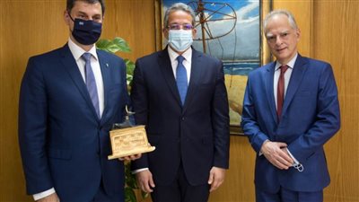 العناني يستقبل نظيرة اليوناني