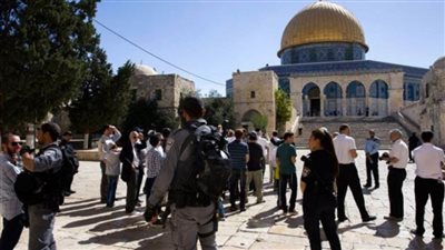 عشرات المستوطنين يقتحمون المسجد الأقصى.. والاحتلال الإسرائيلي يستهدف الصيادين في غزة