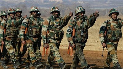 العثور على 22 جثمانا لأفراد من الجيش الهندي بعد اشتباكات مع متمردي 