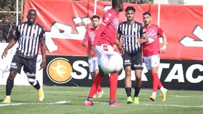 التعادل السلبي يحسم مباراة النجم الساحلي والصفاقسي في بطولة كأس الكونفدرالية
