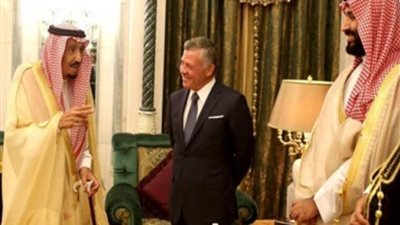 خادم الحرمين الشريفين وولي عهده يؤكدان وقوف السعودية وتضامنها الكامل مع الأردن