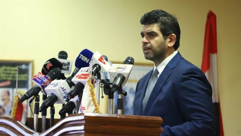 الكاتب الصحفي أحمد