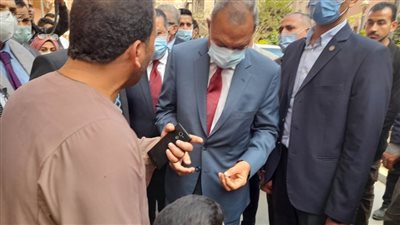 محافظ القليوبية يحل شكوى مريض بمستشفى بنها الجامعي