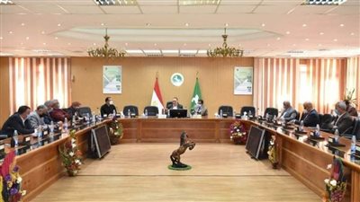 محافظ الشرقية يوجه بالبت في ملفي تقنين أراضي الدولة والتصالح في مخالفات البناء