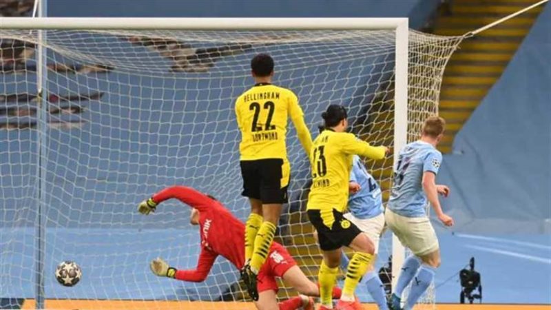 خلال المباراة