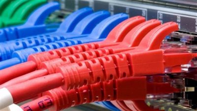 ضبط منظومة اتصالات لتوزيع خدمات الإنترنت بدون ترخيص بأسيوط