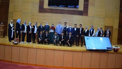 آداب سوهاج تكرم ١٥٠ سيدة في احتفالية يوم الوفاء والتقدير للمرأة