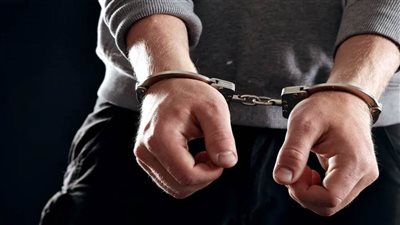 الطبيب المزيف في قبضة مباحث الخصوص