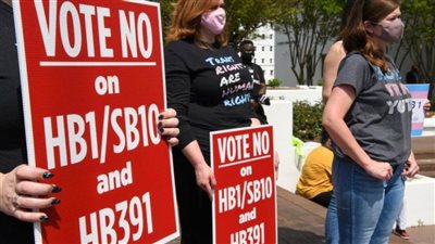 قرار عاجل بخصوص المتحولين جنسيا في أركنساس