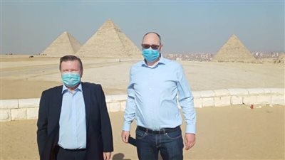 نائب وزير خارجية أوكرانيا وسفيرها فى زيارة للهرم