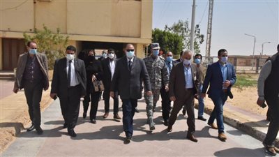 محافظ أسيوط يتقدم الجنازة العسكرية للشهيد البطل 