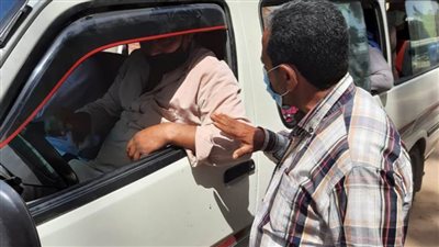 تحرير 21 مخالفة عدم ارتداء  كمامة ومصادرة 40 شيشة بالبحيرة