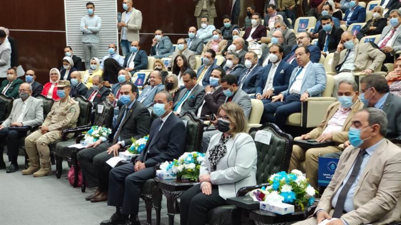 جانب من الندوة