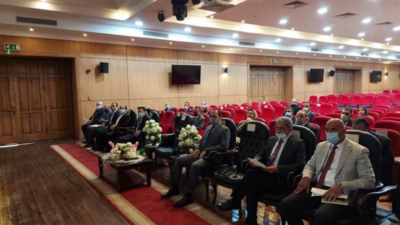 خلال الاجتماع