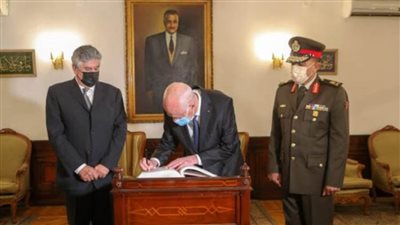 هذا ما كتبه الرئيس التونسي في دفتر تشريفات ضريح عبدالناصر