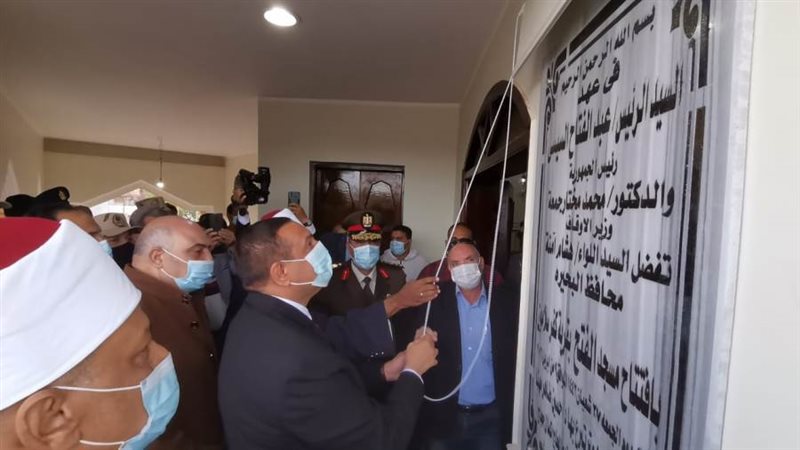 محافظ البحيرة يفتتح