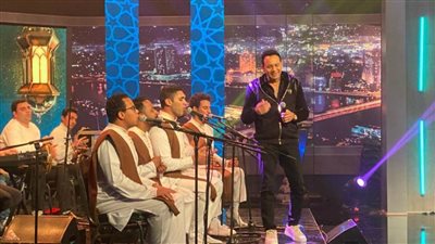 مصطفى قمر ورانيا فريد شوقي وصبري فواز وأحمد وفيق ضيوف المنشد عامر التوني.. (صور)