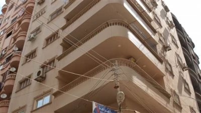 إخلاء عقارين بالمنصورة بعد ميل أحدهما