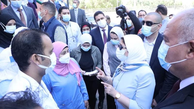 وزيرة بمستشفى قفط