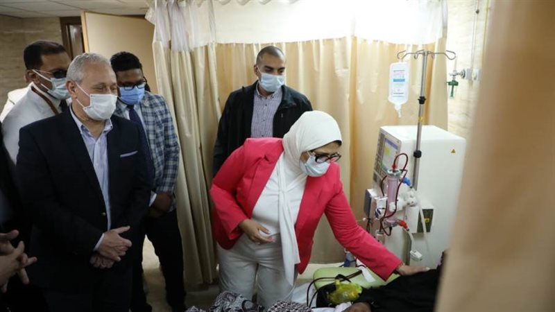 وزيرة الصحة بمستشفى