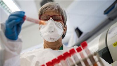 روسيا توافق على إجراء تجارب سريرية للقاحين مضادين لكورونا بين المصابين بالسرطان