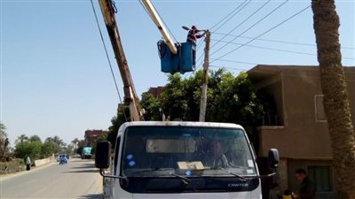 رفع كفاءة محولات الكهرباء وصيانة 135 كشاف إنارة بإهناسيا 