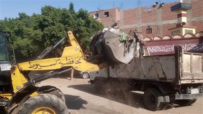 محافظ أسيوط:حملات صيانة كشافات الكهرباء ونظافة وتمهيد طرق وشوارع مركز البداري