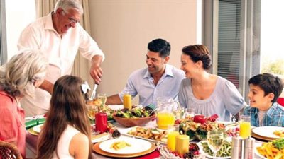 لو عندك زيارة.. اعرفي إتيكيت العزومات وتنسيق السفرة في رمضان 